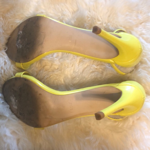 Steve Madden Electric Yellow Stecy Patent Stiletto - Picture 4 of 4
